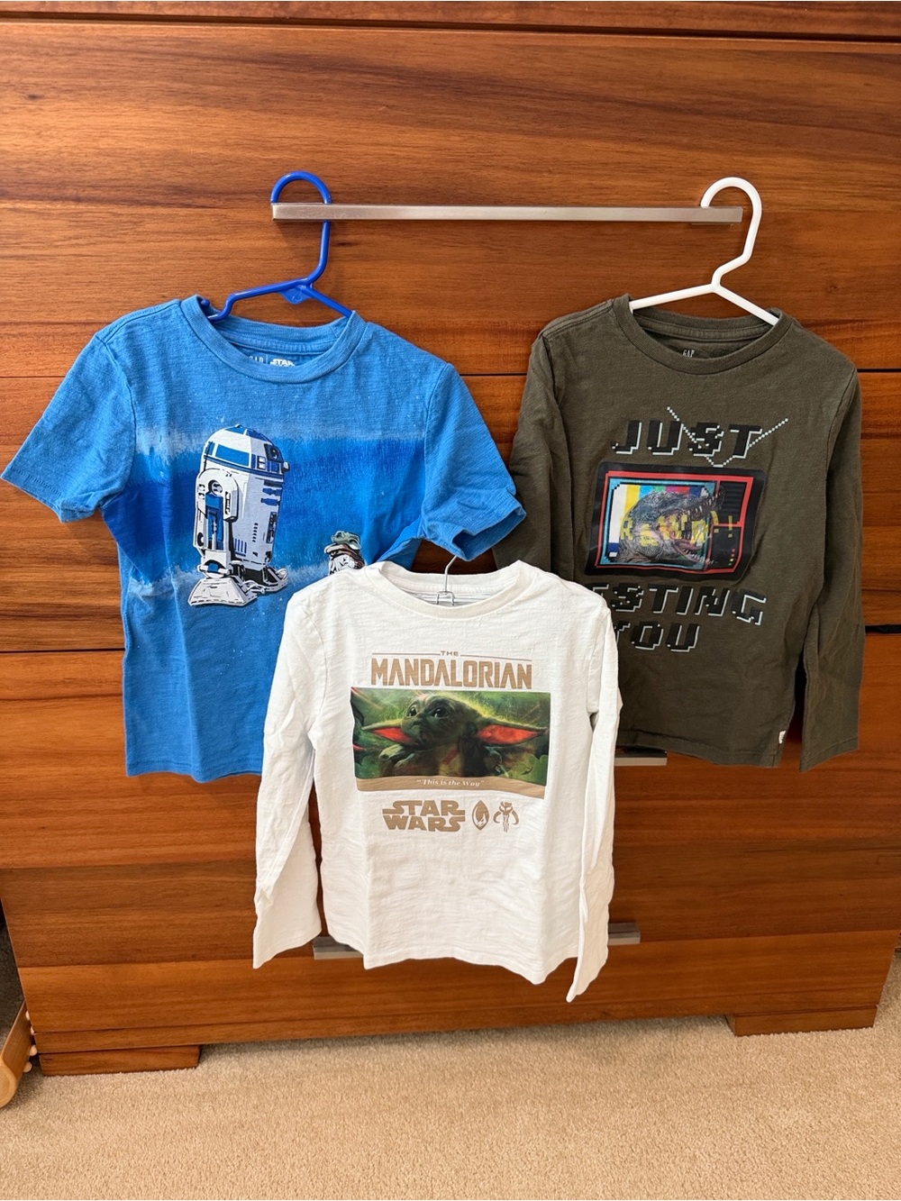 3 GAP boys shirts size small